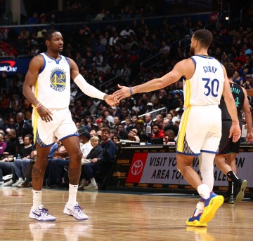 半岛体育APP-库里：库明加始终坚持训练保持着备战状态 希望他不会缺席太久