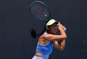 半岛体育-2-1逆转进八强！中国女网17岁1米80小花蜕变：追赶郑钦文王欣瑜？