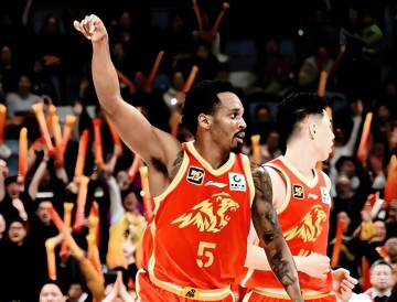 半岛体育-输广东6分！揪出表现最差之人，狂出手21次 坑惨了广厦队